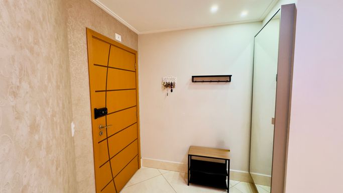 porta de acesso com fechadura eletrônica