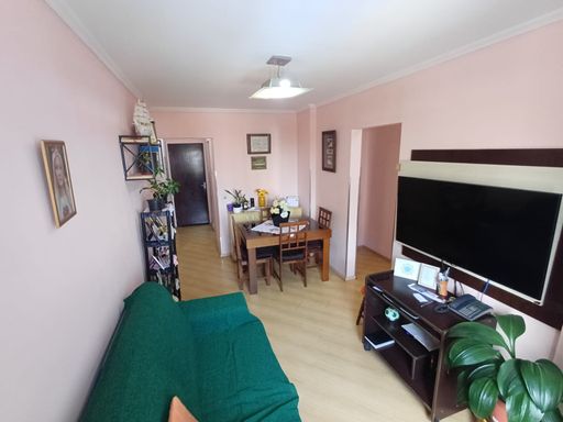 sala 2 ambientes com acesso a entrada principal