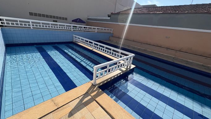 Piscina adulto e infantil com vista livre