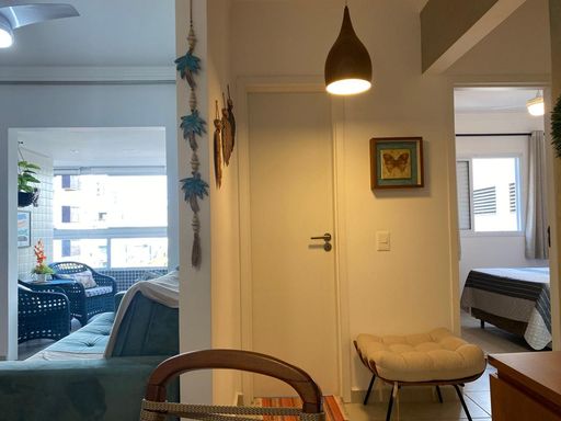 sala ampla 2 ambientes com acesso ao banheiro social e dormitórios