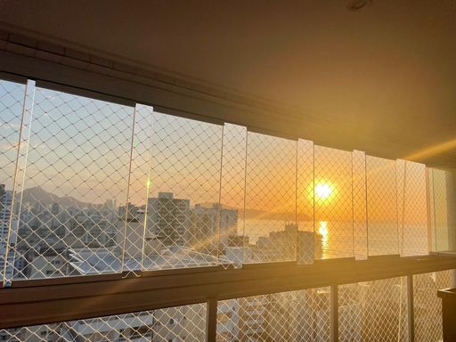 vista mar livre e privilegiada da varanda gourmet envidraçada, andar alto