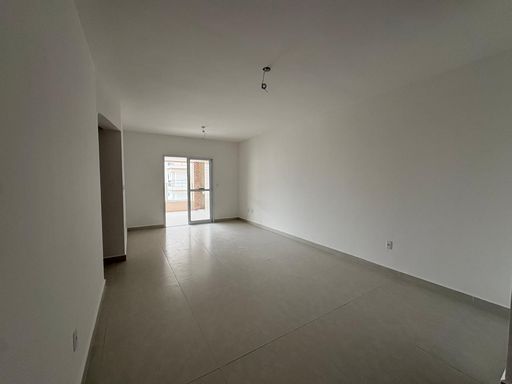 ampla sala 2 ambientes com acesso a varanda gourmet com churrasqueira