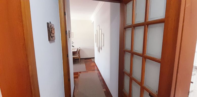 corredor de acesso aos dormitórios