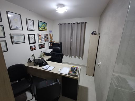área home office do piso inferior
