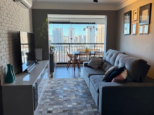 sala ampla 2 ambientes com acesso a varanda envidraçada