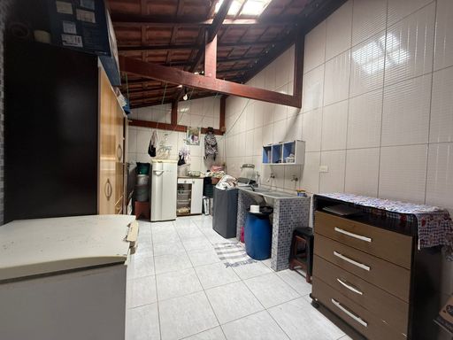 ampla área de serviço coberta