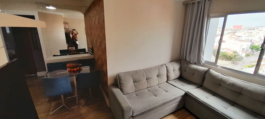 sala ampla em L 2 ambientes com vista livre, andar alto