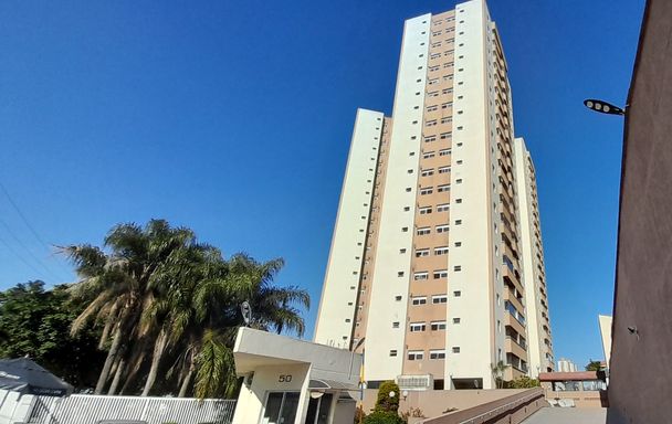 entrada principal com rampas, acessibilidade.