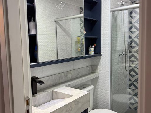 banheiro da suíte 2 clean, com planejado e box de vidro