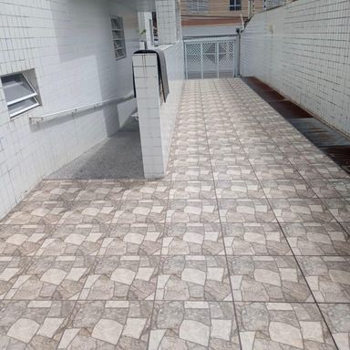 entrada de acesso a garagem com portão eletrônico