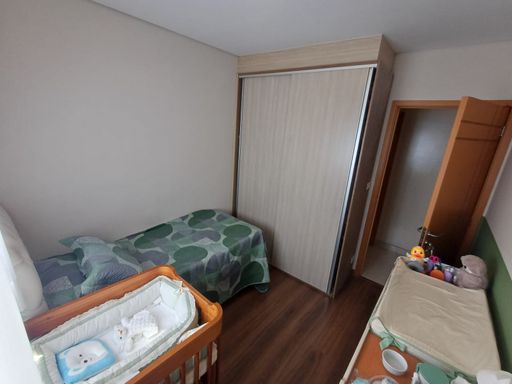dormitório 3 com armário planejado e papel de parede em total harmonia