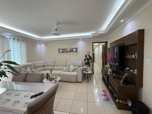 sala ampla 2 ambientes com acesso a sacada envidraçada e vista privilegiada