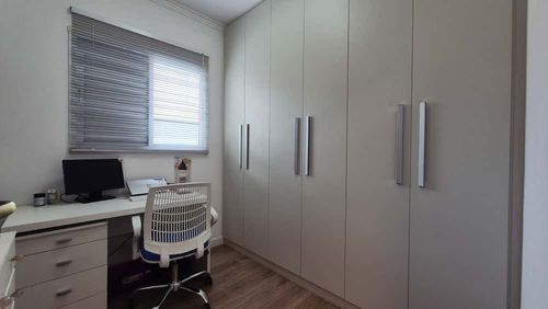 dormitório 3 com espaço homeoffice e armário planejado