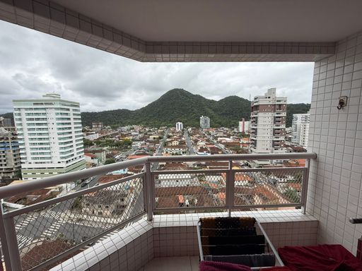sacada gourmet com churrasqueira a carvão e vista livre para o morro do Xixová, sol da tarde!