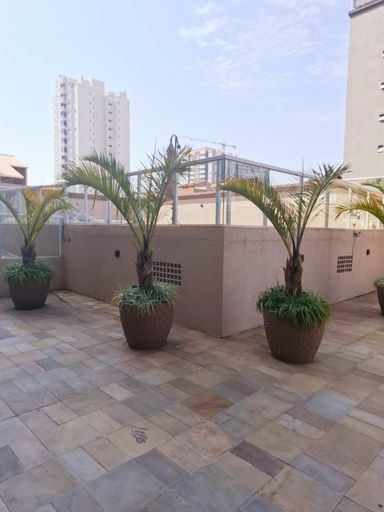 espaço da piscina adulto e infantil