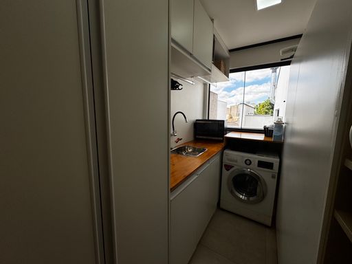 área de serviço privativa toda mobiliada e bem arejada