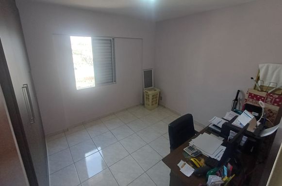 dormitório 2 bem arejado com armário embutido