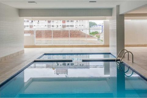 piscina climatizada com deck adulto e infantil