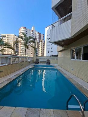 Piscina adulto e infantil com vista livre