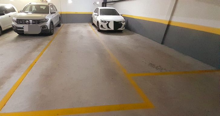 vaga demarcada coberta dupla e indiana