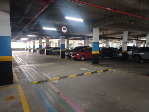 área do estacionamento coberto