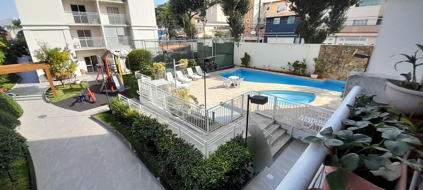 piscina adulto e infantil e acesso ao playground e a quadra poliesportiva