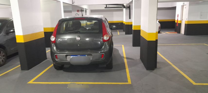 vaga ampla de garagem (-3)