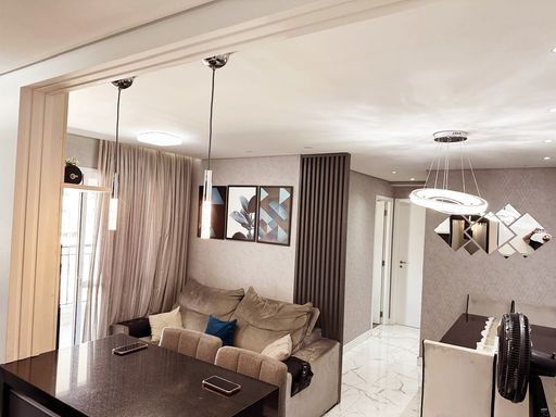 sala semi integrada com varanda gourmet com acesso aos dormitórios