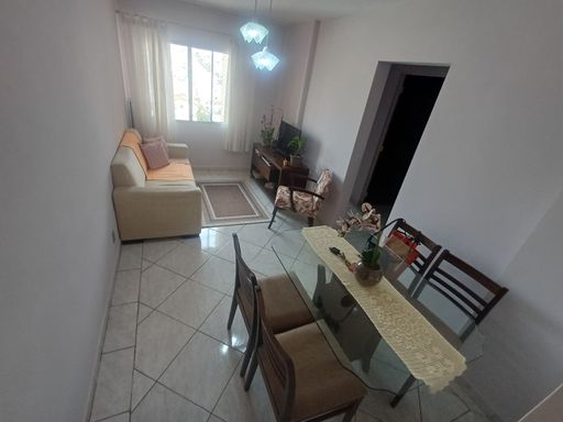 sala ampla 2 ambientes bem arejada com vista para rua