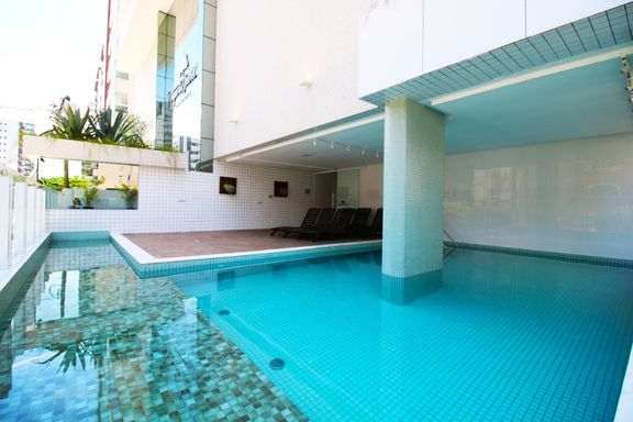 Piscina semi coberta