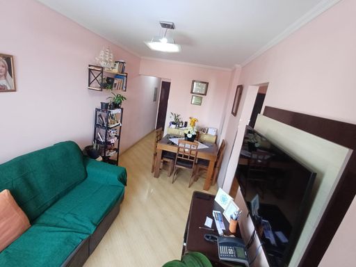 sala 2 ambientes com acesso a entrada principal