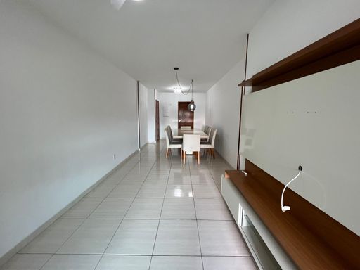 sala ampla 2 ambientes com acesso a entrada principal