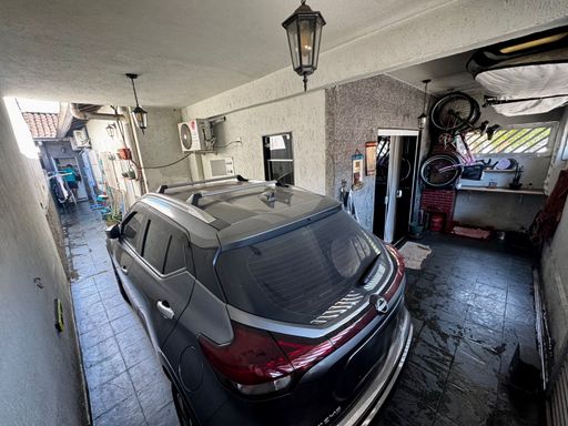 garagem coberta para um veículo