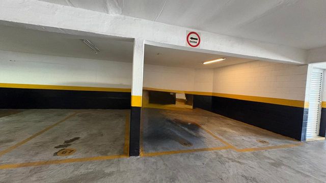 vaga demarcada dupla lateral
