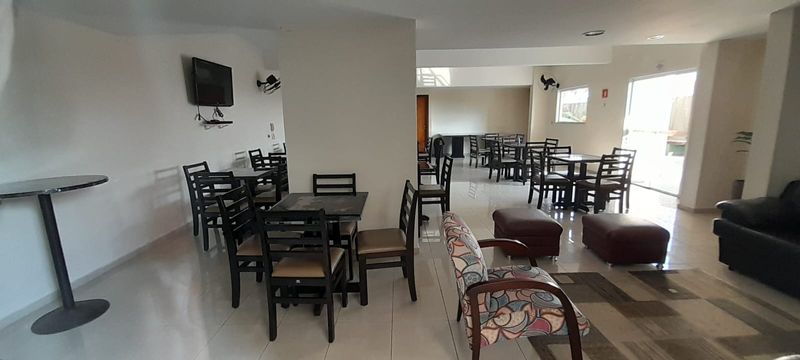 primeiro amplo salão de festas