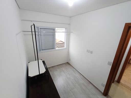 dormitório 2 bem arejado e iluminado