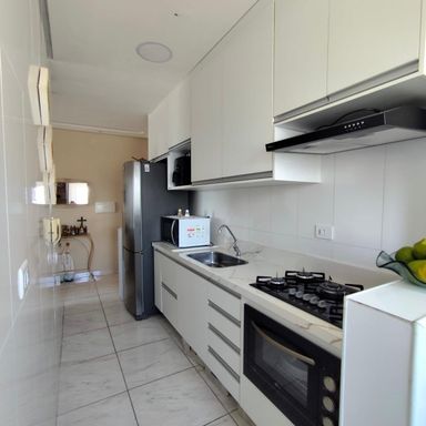 cozinha clean com armários planejados impecável