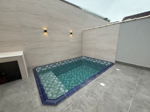 piscina com vista livre