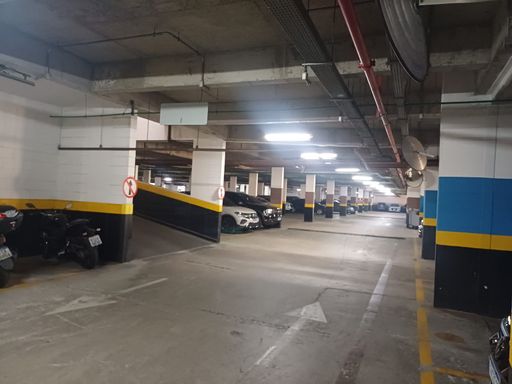 área do estacionamento coberto