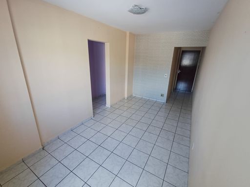 sala ampla 2 ambientes com acesso a entrada principal