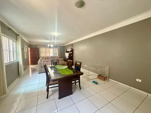 sala ampla 2 ambientes bem arejada