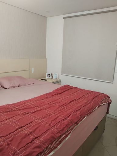 ampla suíte com móveis planejados