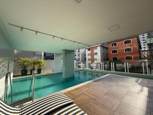 piscina semi coberta