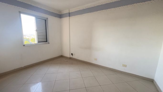primeiro dormitório bem arejado com vista livre