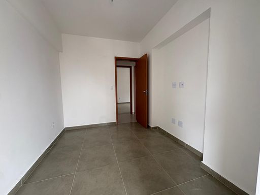 dormitório bem arejado e iluminado com acesso a varanda gourmet