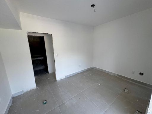 amplo dormitório, bem arejado