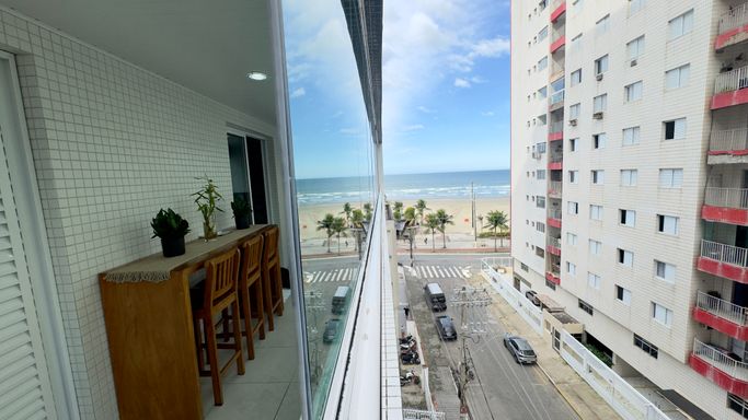 varanda gourmet com vista lateral mar