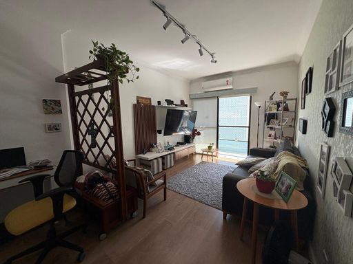 sala ampla 2 ambientes com acesso a sacada