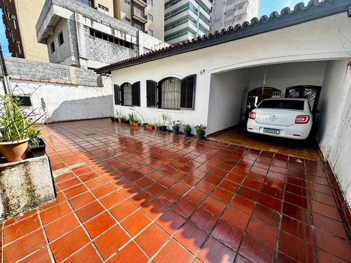 amplo quintal com garagem para 4 carros grandes