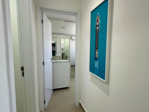 suíte bem arejada e iluminada